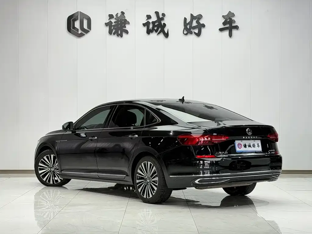 Volkswagen Passat — фото 7