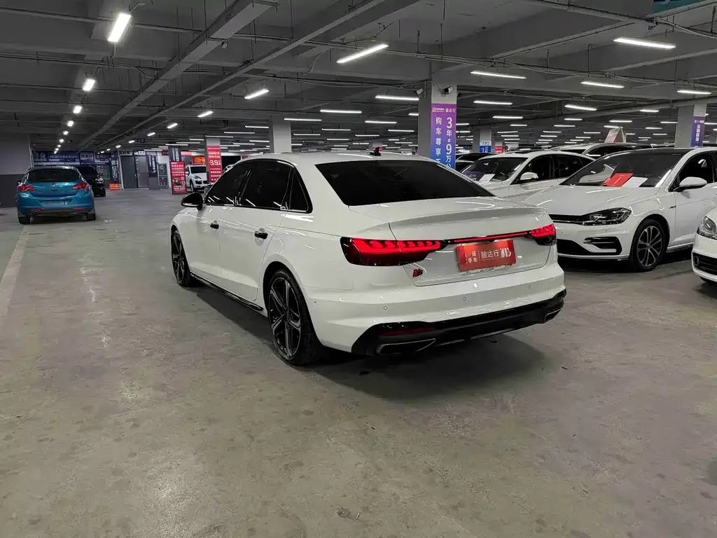 Audi A4L 2022 из CN, фото 4