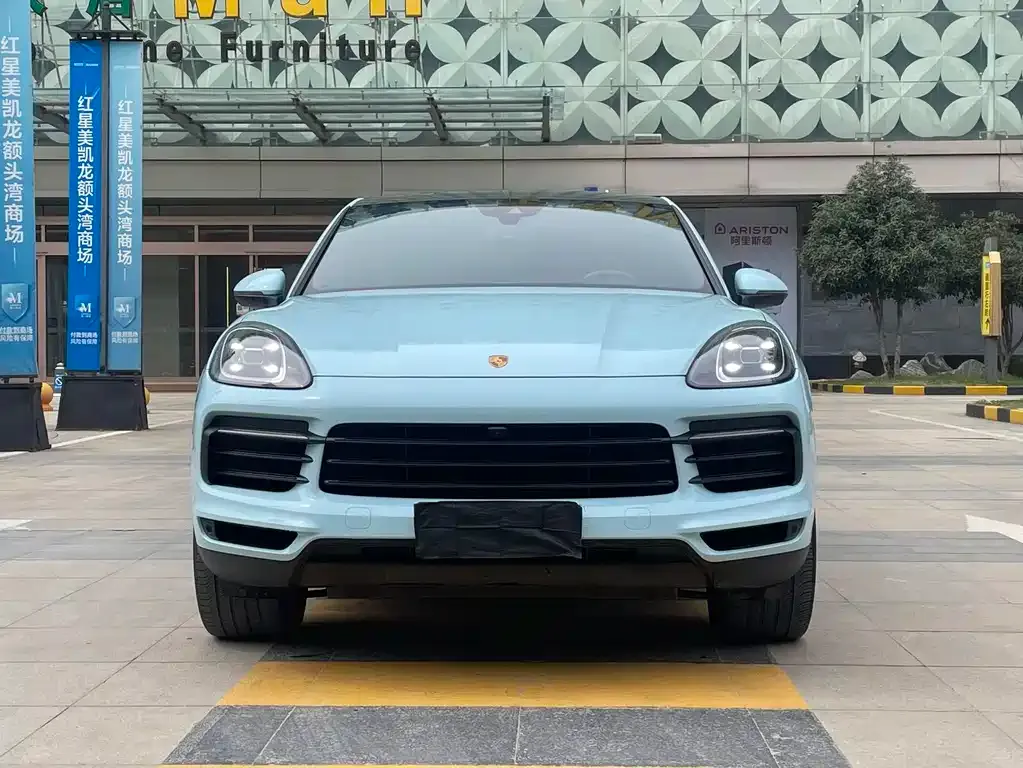 Porsche Cayenne — фото 1
