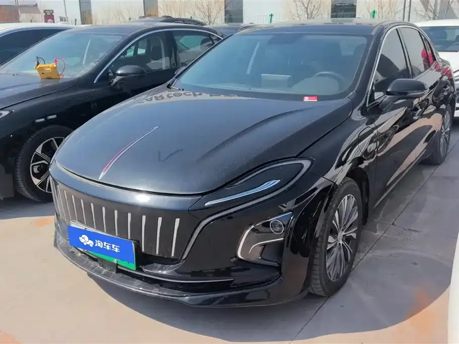 Hongqi E-QM5 — фото 1