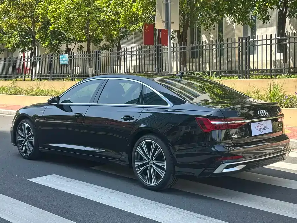 Audi A6L — фото 5