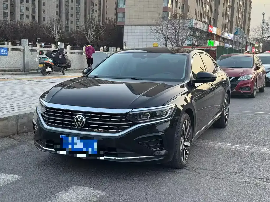 Volkswagen Passat — фото 1