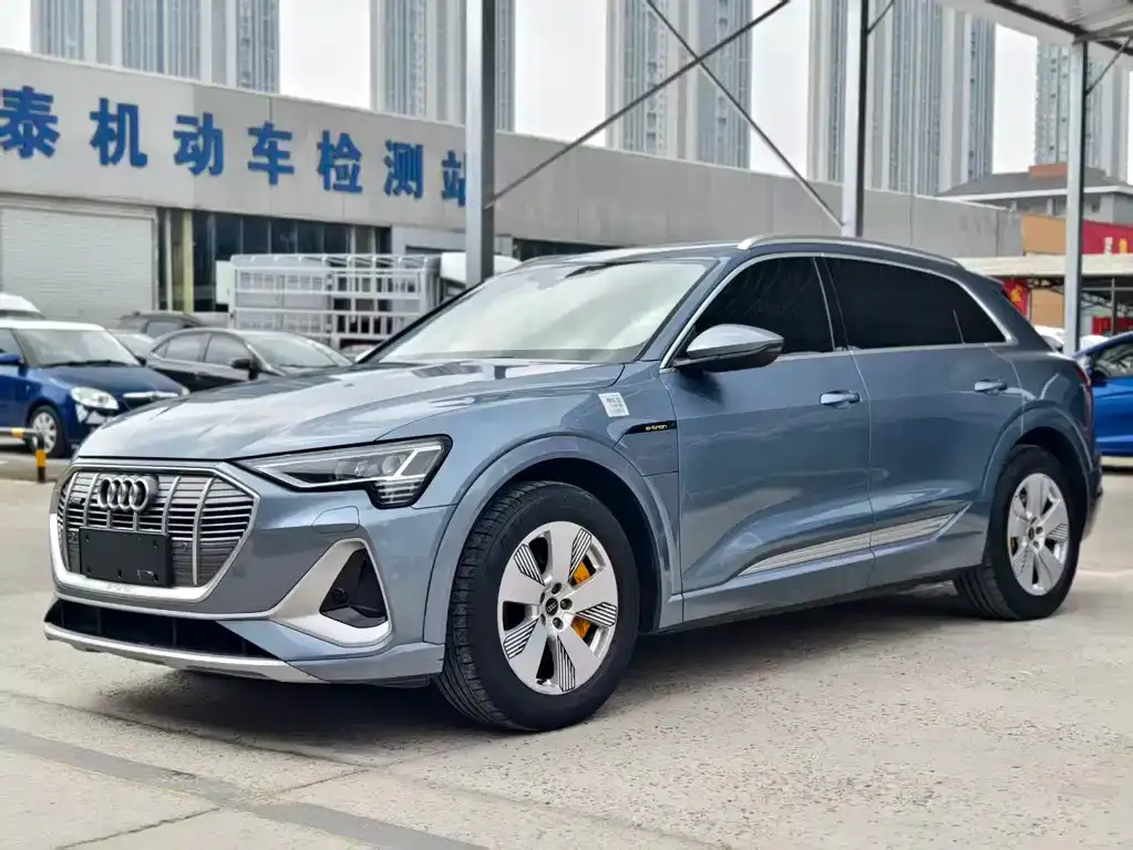 Audi e-tron