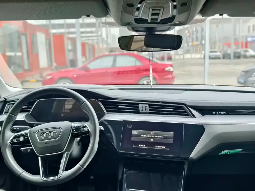 Audi e-tron 2025 из CN, фото 7