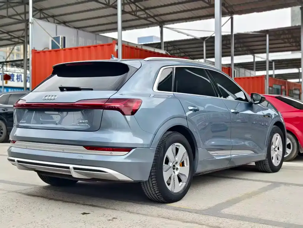 Audi e-tron 2025 из CN, фото 3