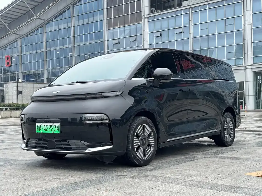 Geely Yizhen L380