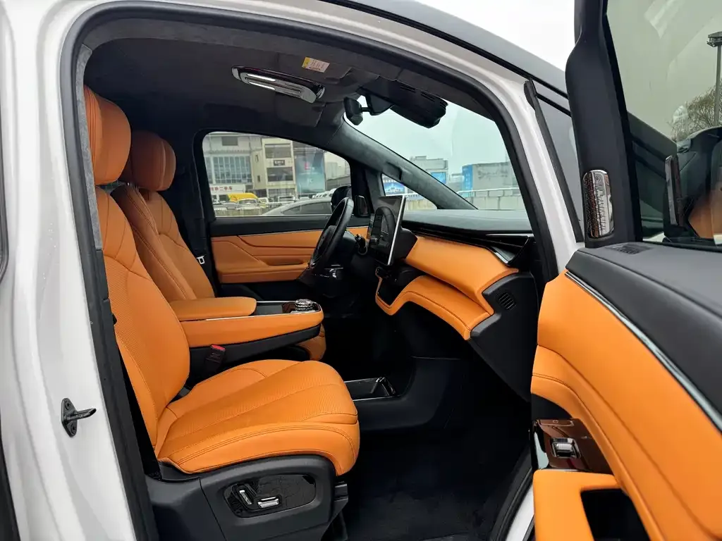 Geely Yizhen L380 2024 из CN, фото 3