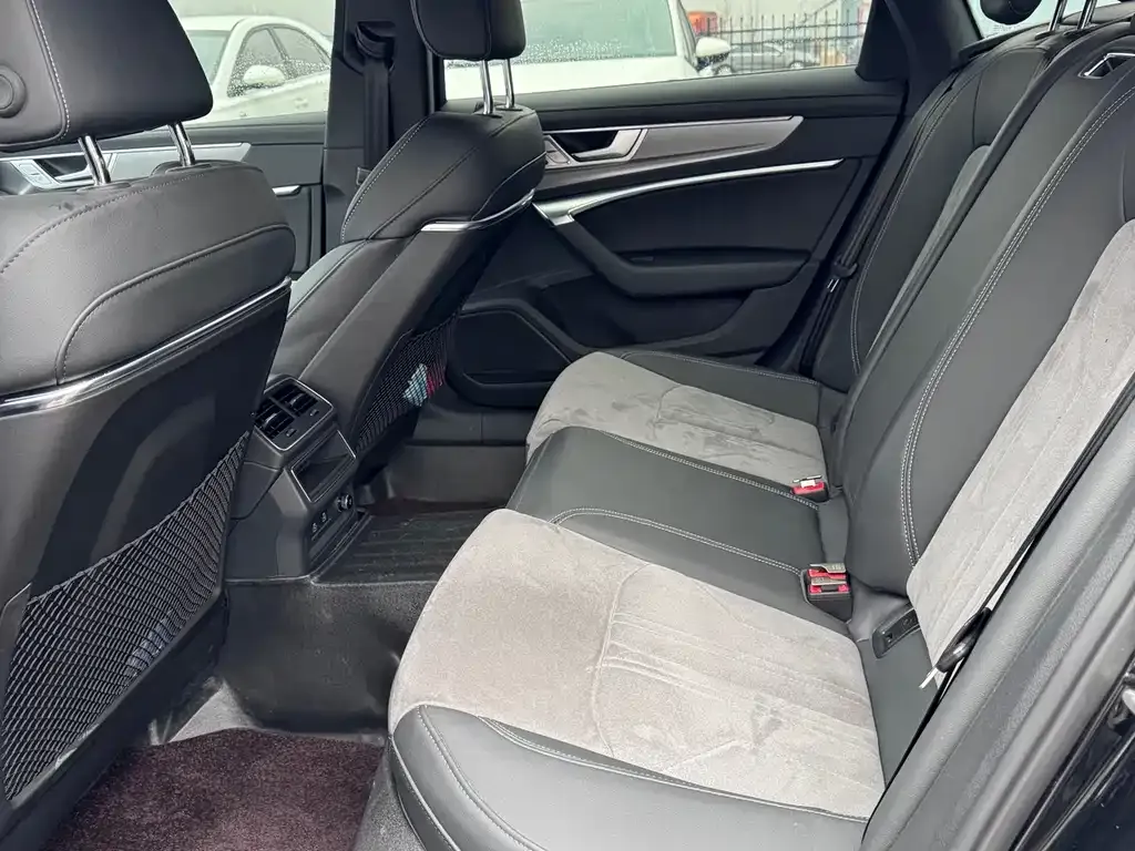 Audi A6L 2023 из CN, фото 8