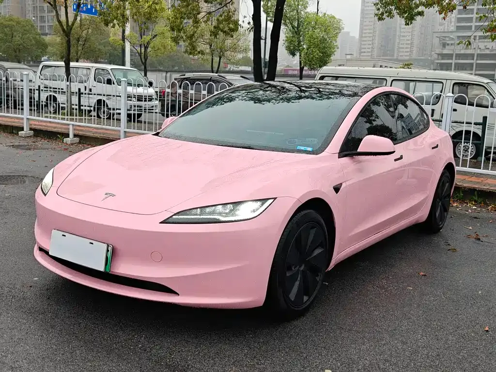Tesla Model 3 — фото 1