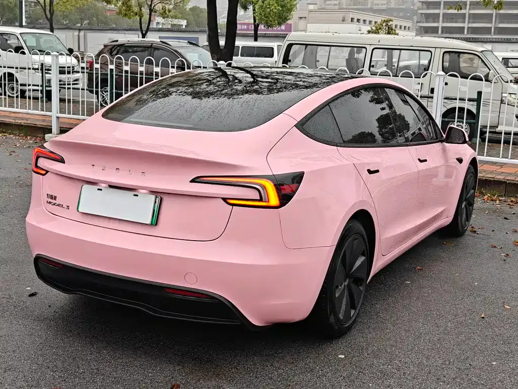 Tesla Model 3 — фото 10