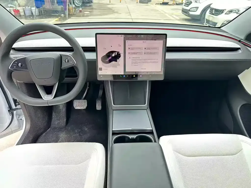 Tesla Model Y — фото 4