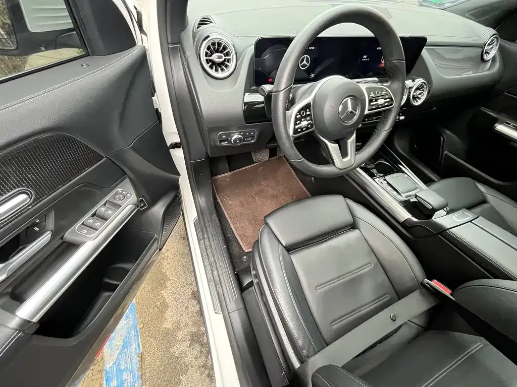Mercedes-Benz GLA — фото 6