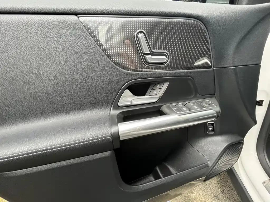 Mercedes-Benz GLA — фото 8