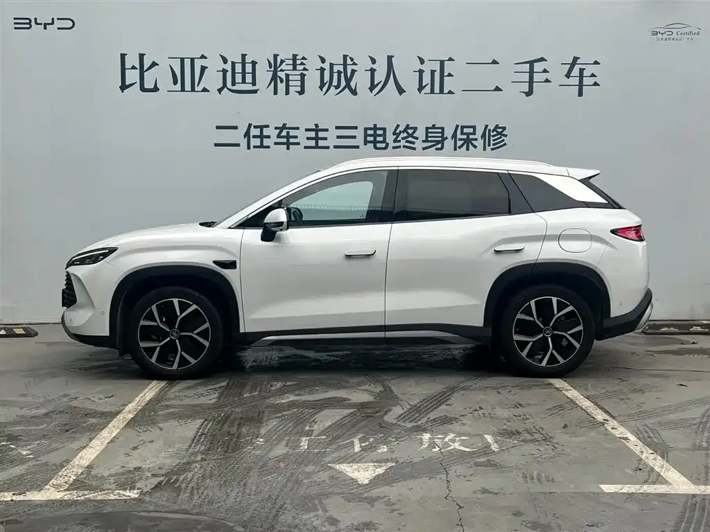 BYD L DM-i — фото 9