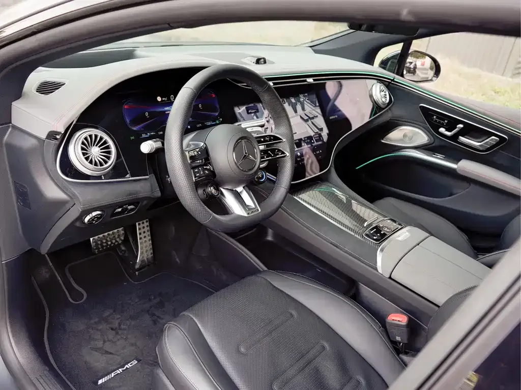 Mercedes-Benz EQS AMG — фото 10