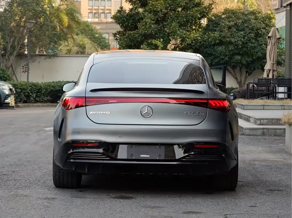 Mercedes-Benz EQS AMG — фото 8