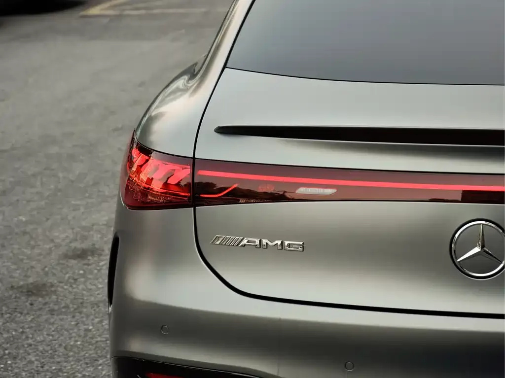 Mercedes-Benz EQS AMG — фото 2