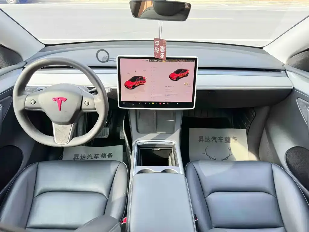 Tesla Model Y — фото 4