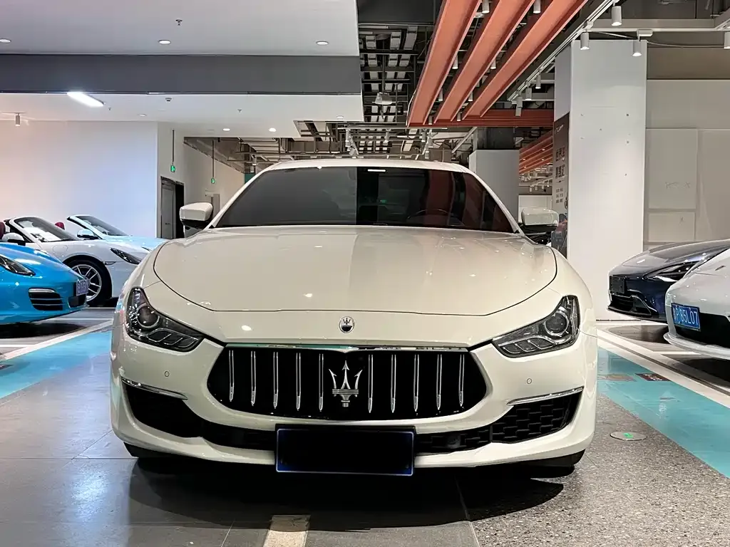 Maserati Ghibli — фото 10
