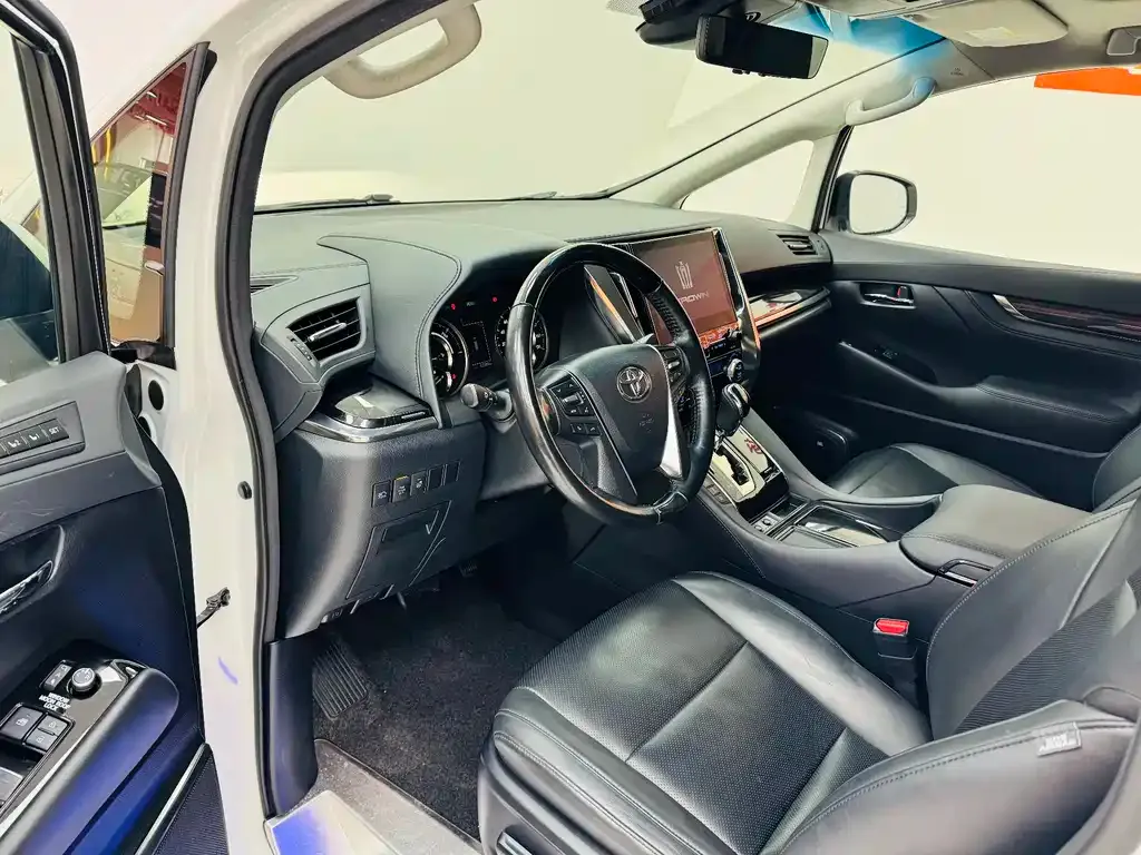 Toyota Vellfire 2023 из CN, фото 6