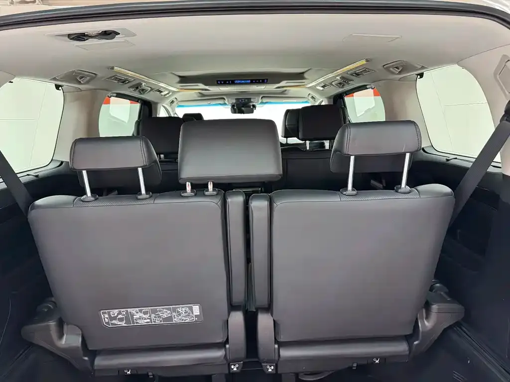 Toyota Vellfire 2023 из CN, фото 4