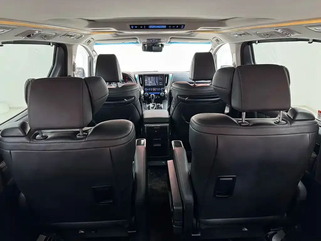 Toyota Vellfire 2023 из CN, фото 3