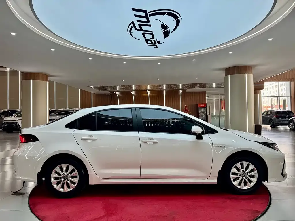 Toyota Corolla 2024 из CN, фото 2