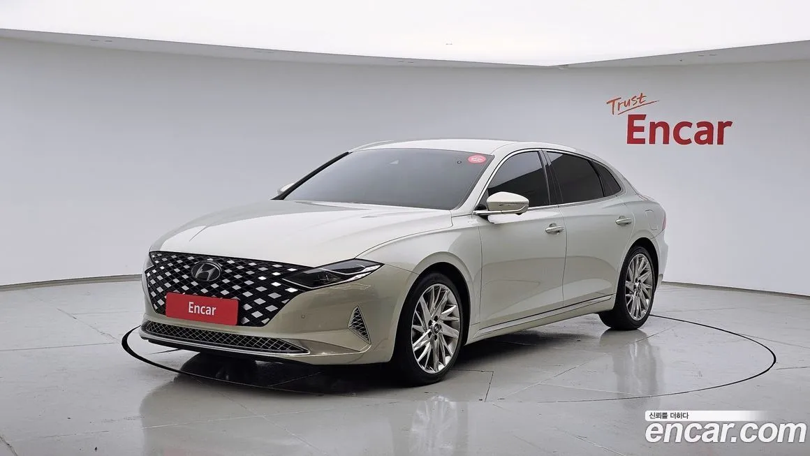 Hyundai Grandeur — фото 1