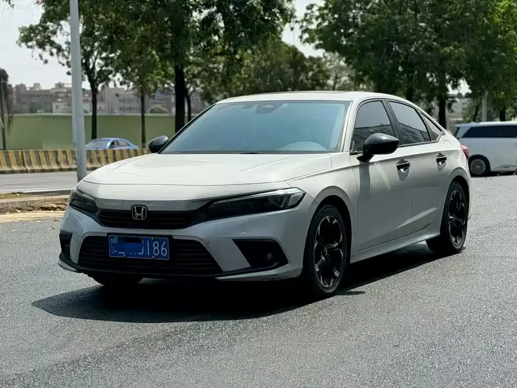 Honda Civic — фото 1