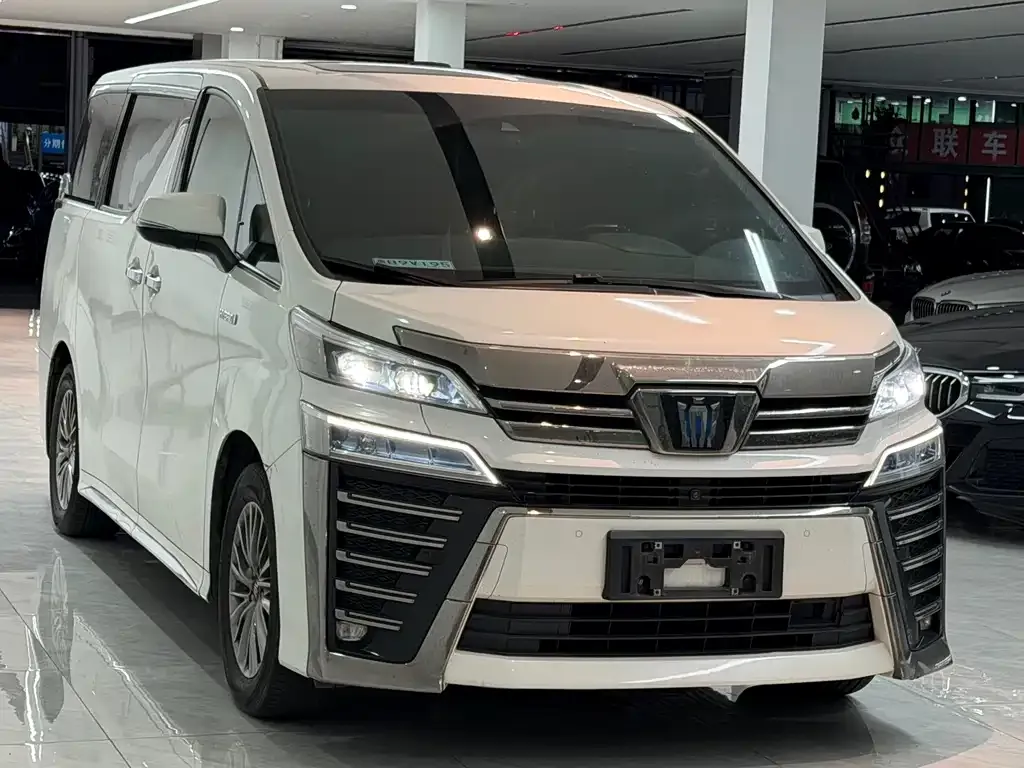 Toyota Vellfire — фото 6