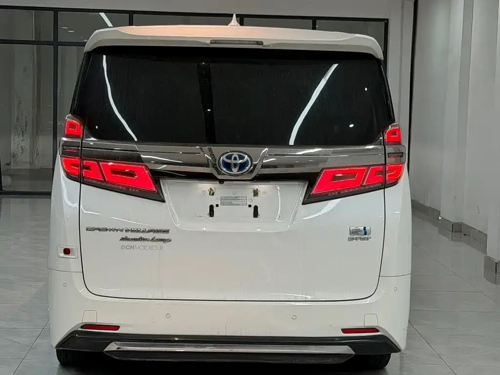 Toyota Vellfire — фото 4