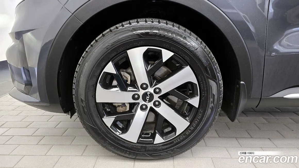 Kia Sorento — фото 10