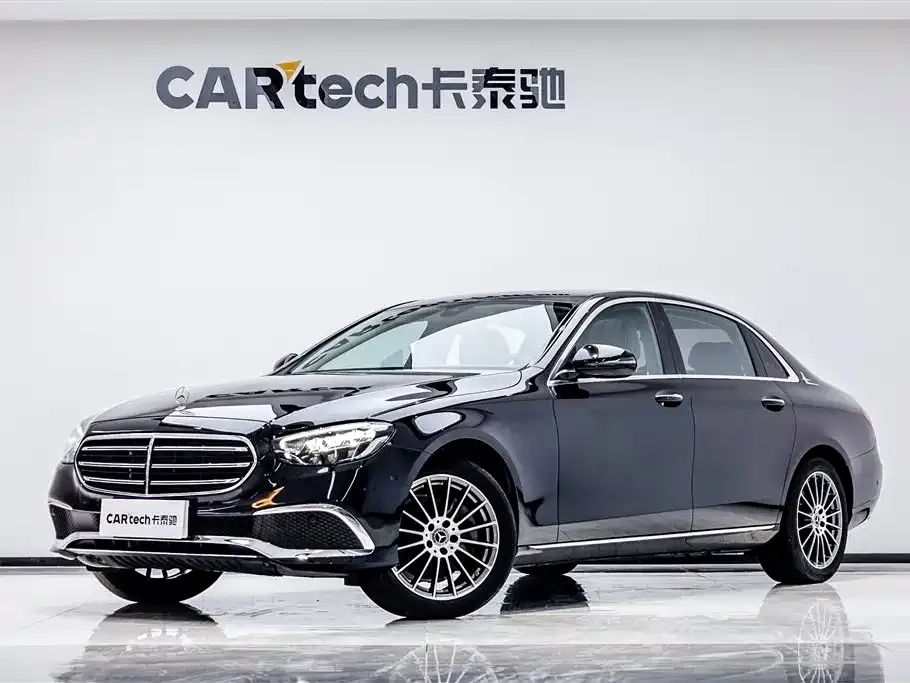 Mercedes-Benz E-Class — фото 1