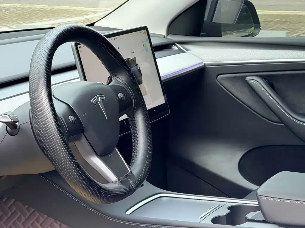 Tesla Model Y — фото 4