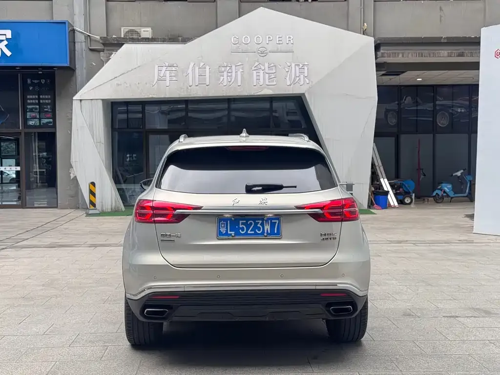 Hongqi HS5 — фото 4
