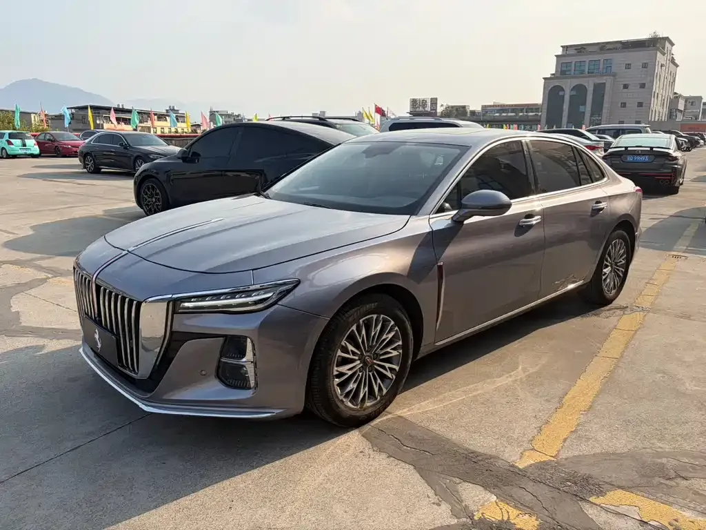 Hongqi H5 — фото 1