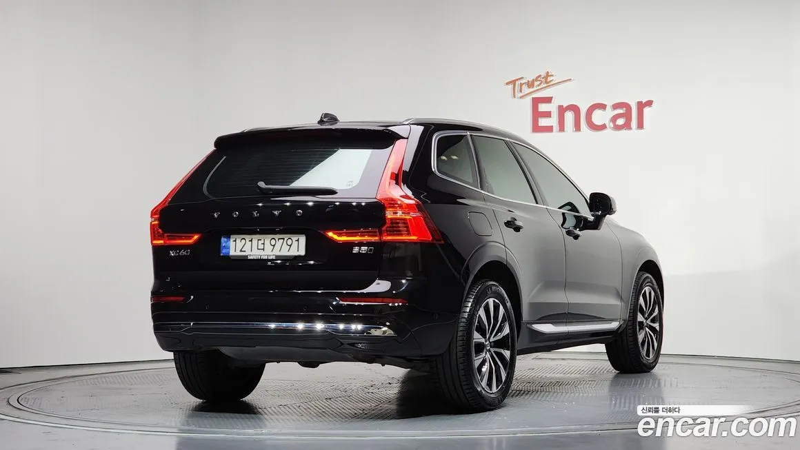 Volvo XC60 — фото 4