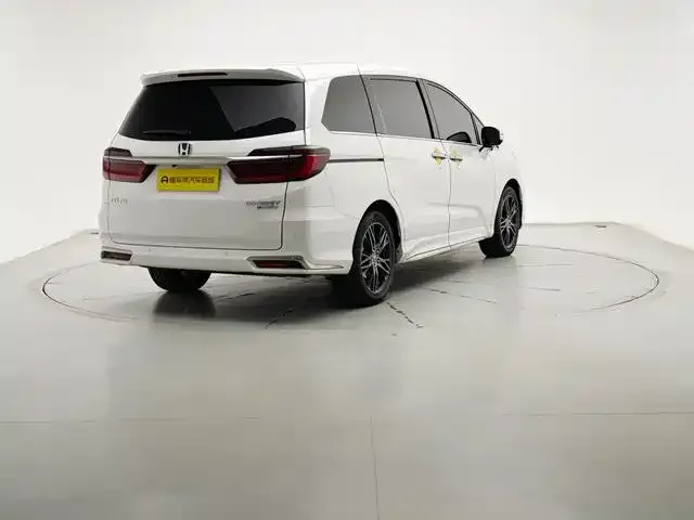 Honda Odyssey — фото 10