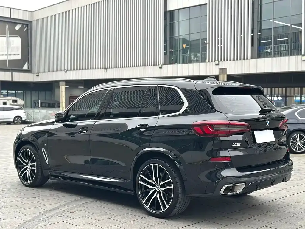 BMW X5 — фото 6