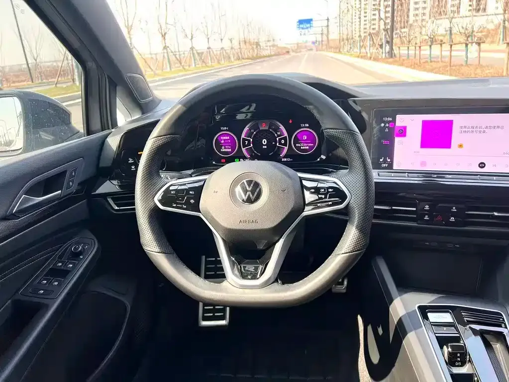 Volkswagen Golf 2024 из CN, фото 7