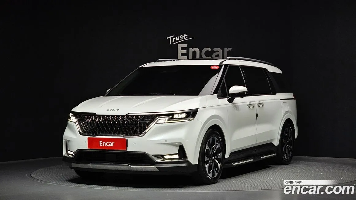 Kia Carnival — фото 1