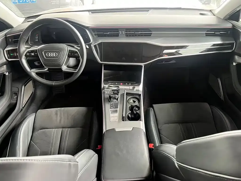 Audi A7L — фото 7