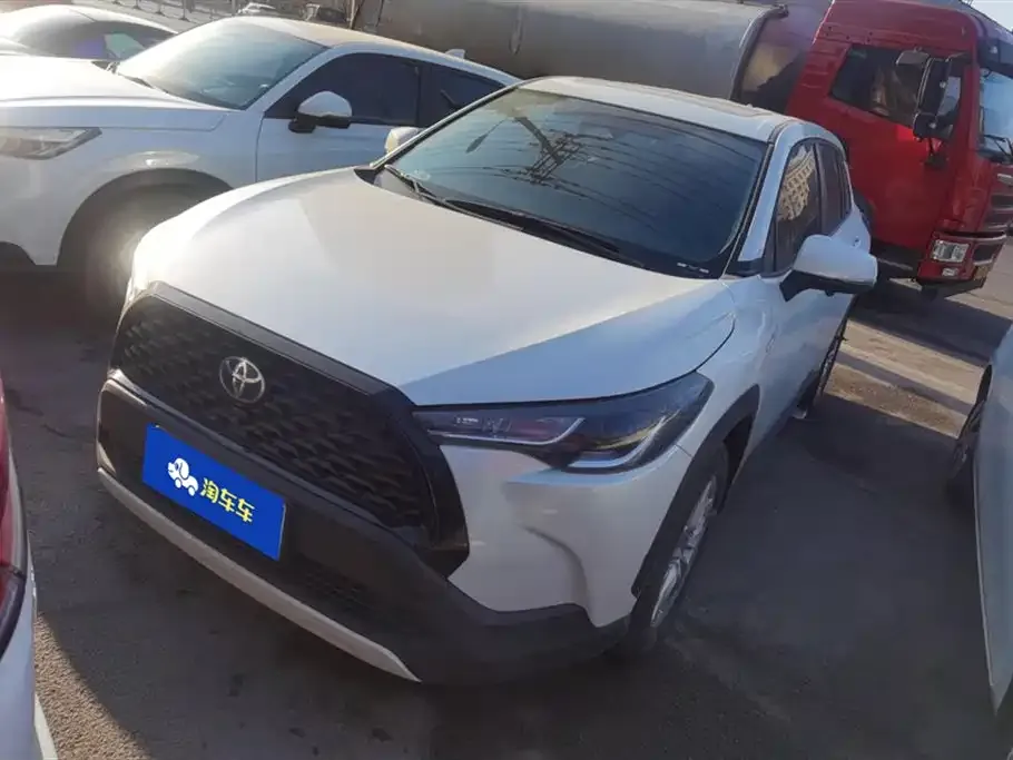 Toyota Corolla Cross — фото 1