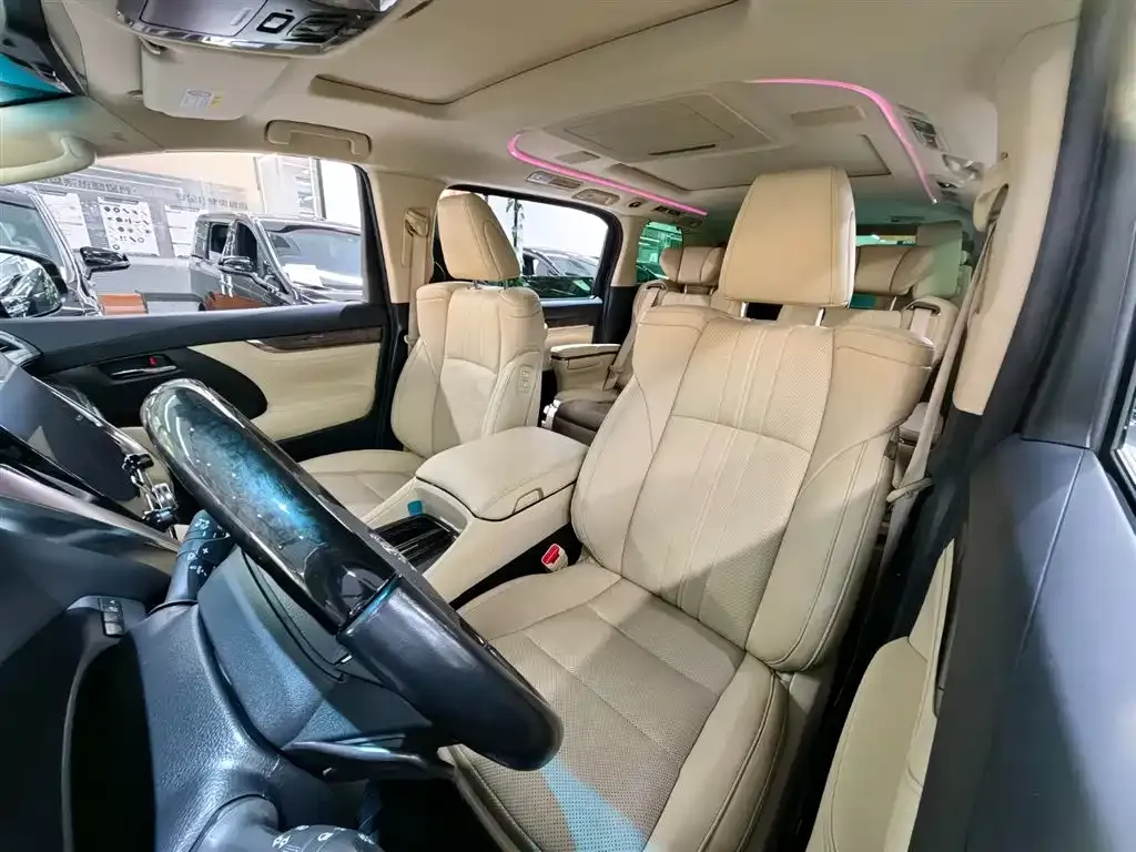 Toyota Alphard 2023 из CN, фото 9
