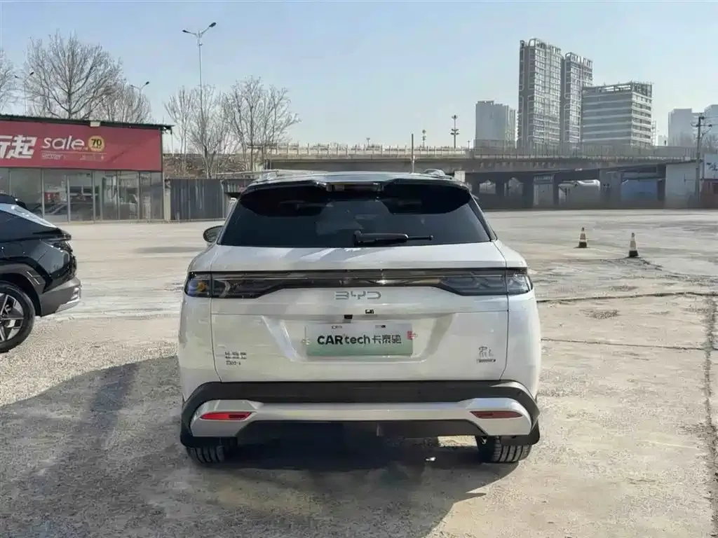 BYD L DM-i — фото 4