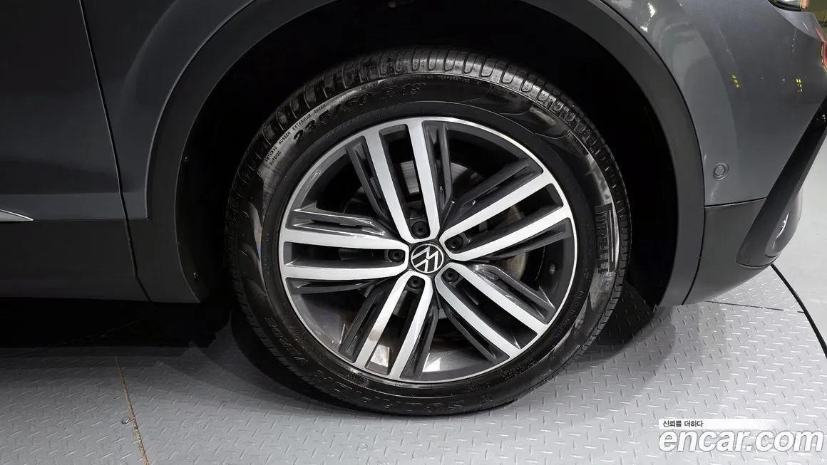 Volkswagen Tiguan 2023 из KR, фото 2