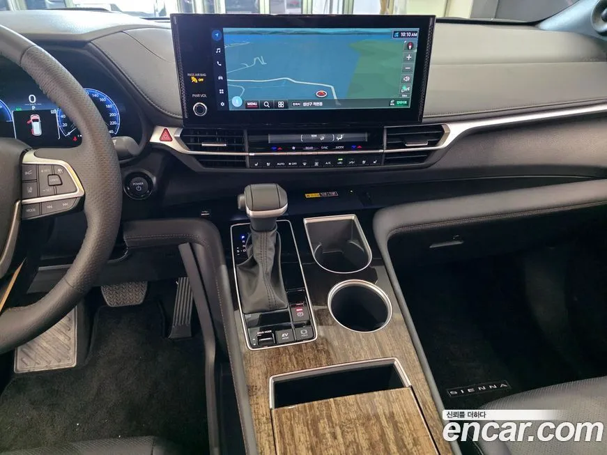 Toyota Sienna — фото 2