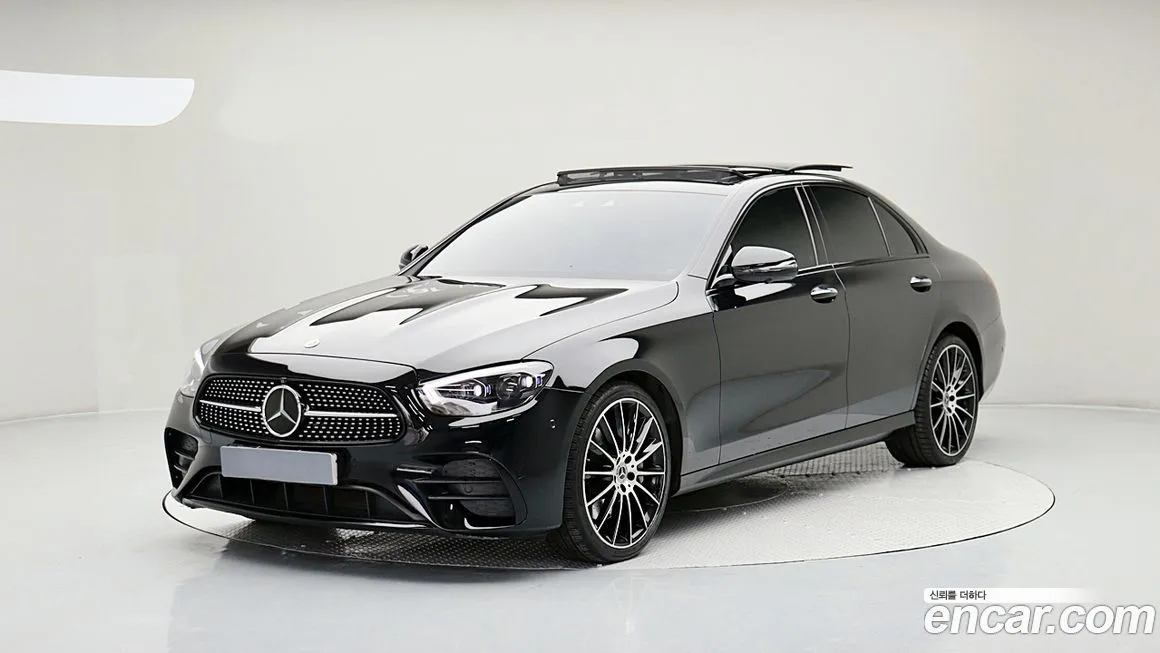 Mercedes-Benz E-Class — фото 1