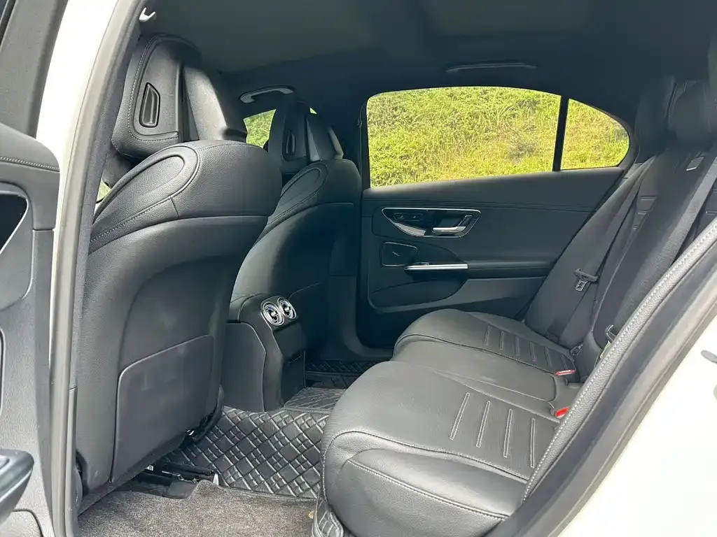 Mercedes-Benz C-Class 2024 из CN, фото 2