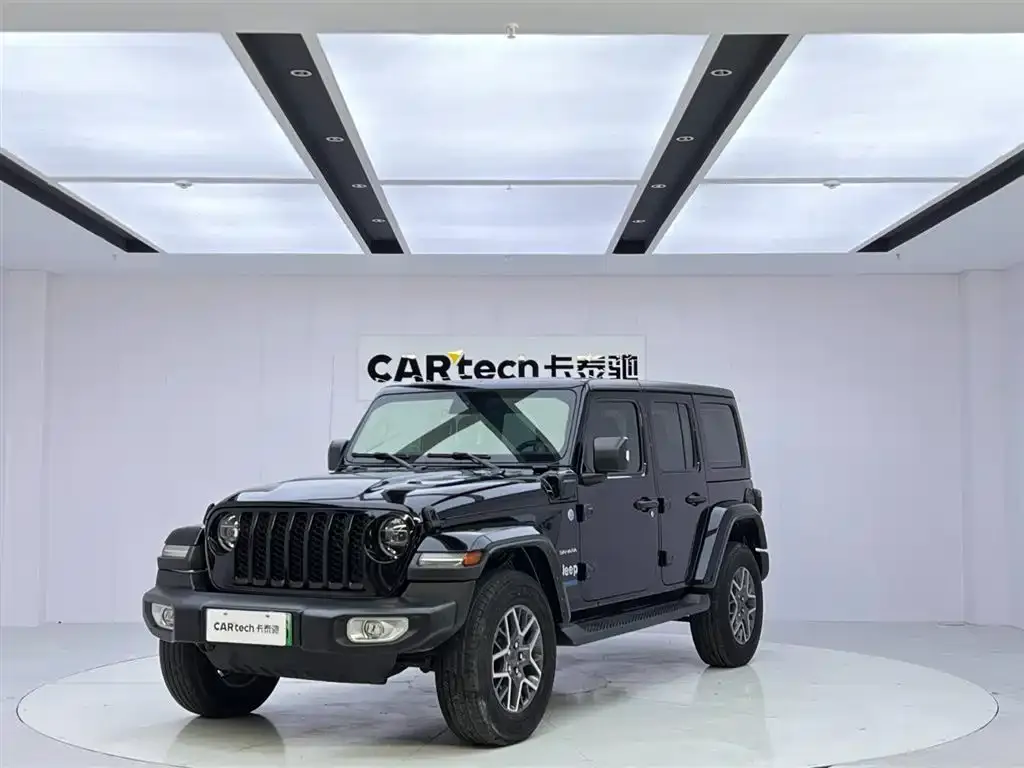 Jeep Wrangler PHEV — фото 1